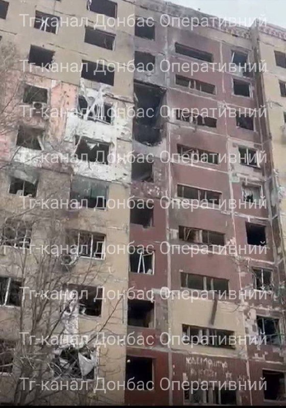 Damage to the residential apartments block as result of Russian airstrike at Lazurny neighborhood of Kramatorsk