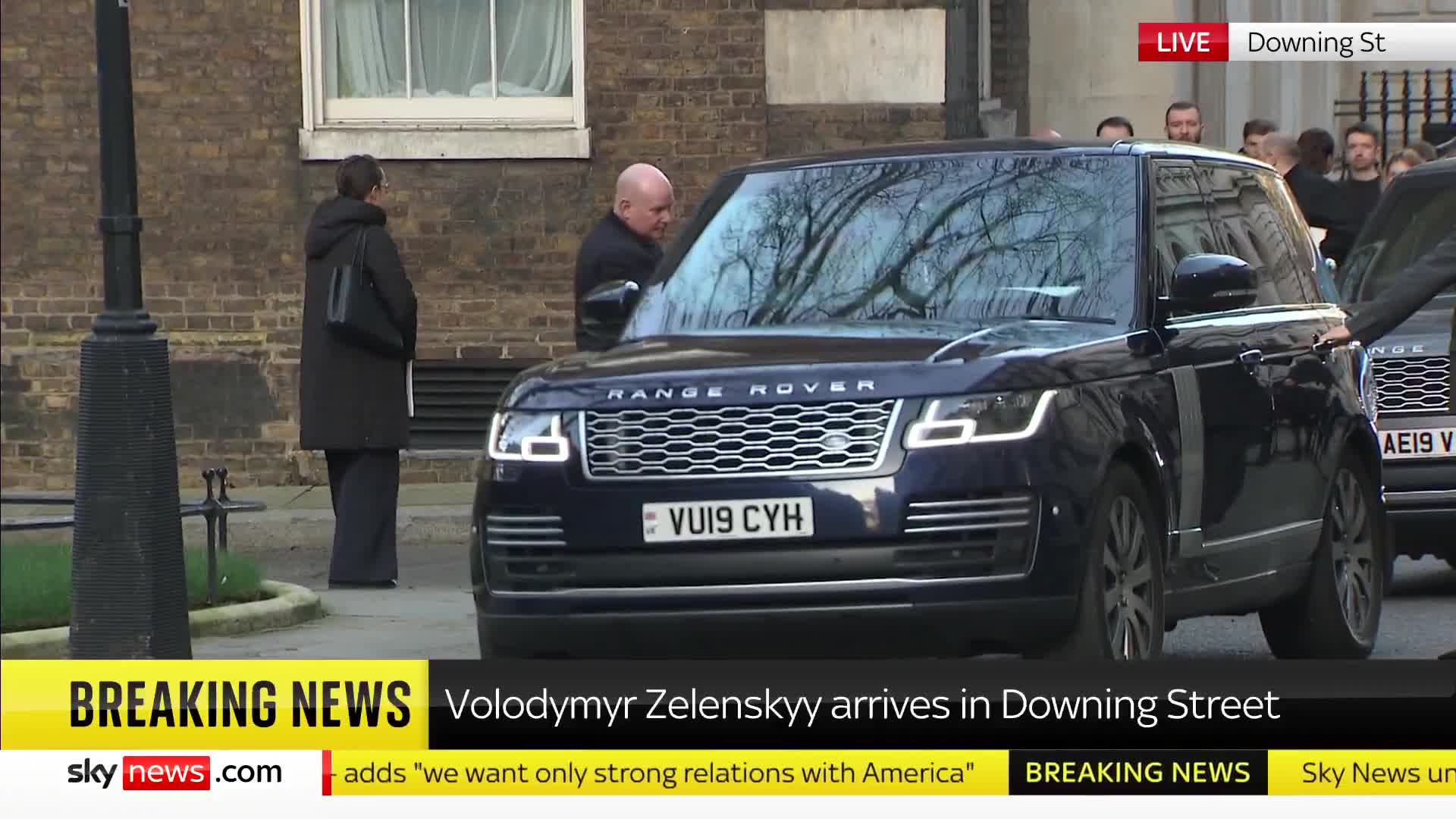 Volodymyr Zelenskyy has arrived at Downing Street for a meeting with Keir Starmer