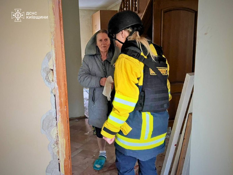 В результате массированного ночного обстрела погибли 4 человека, 16 получили ранения, в том числе 3 ребенка. Обуховский район, с. Долина — пожар в 2-х временных сооружениях, погибли 2 человека. Фастовский район, с. Мархаливка — погиб 1 человек, пострадали 8 человек (1 ребенок), разрушено 3 дома, пожары еще в 2-х домах. Бучанский район, с. Макаров — погиб 1 человек, пострадал 1 человек, пожар и уничтожение дома. Белоцерковский район, с. Чмыривка — пострадали 5 человек (2 ребенка), пожар, повреждены 2 дома. Белая Церковь — обломками БПЛА ранен мужчина, разрушен каркасный цех (пострадавших нет). Броварской район — пожары в 2-х складских помещениях