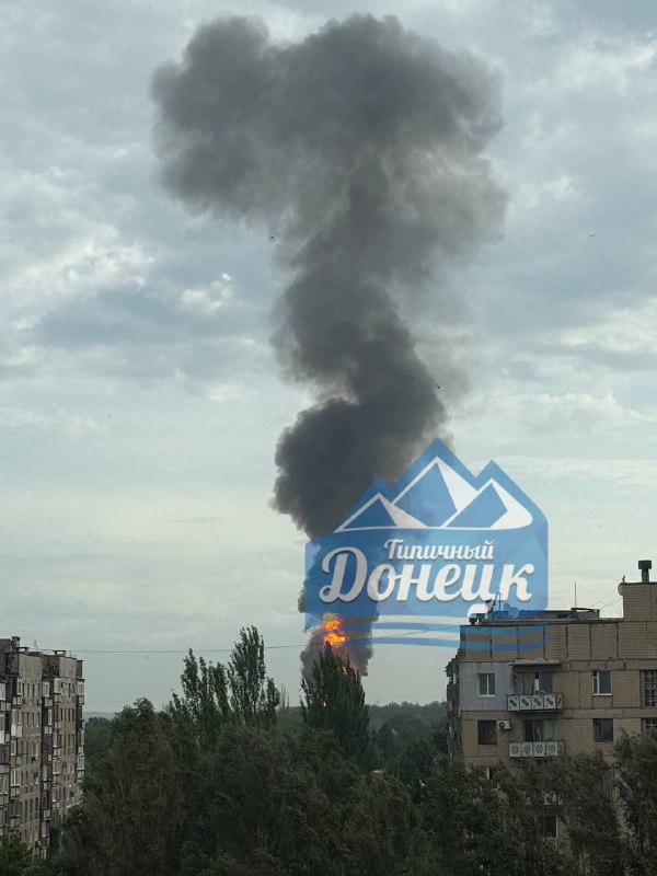 В Енакиево Донецкой области загорелась АЗС