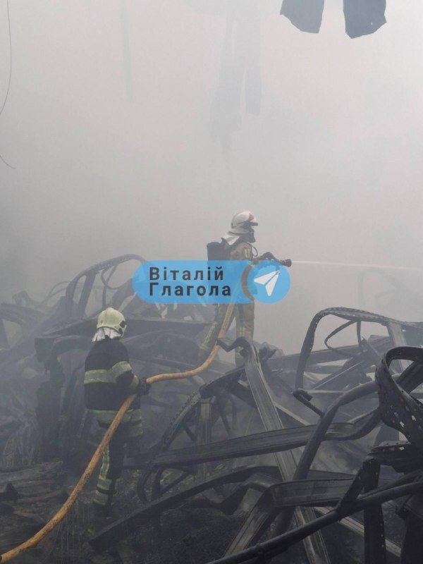 На заводе Flex в Мукачево все еще горит пожар