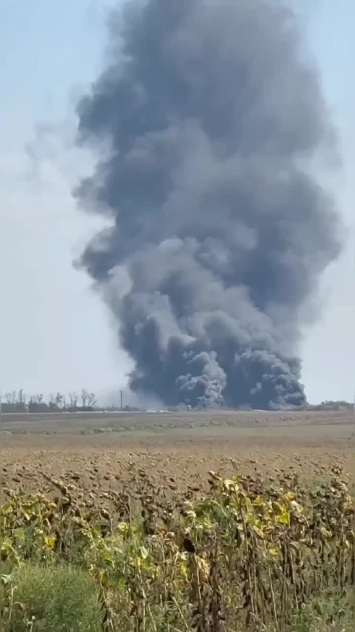 Сообщается о ракетном ударе под Раденском Херсонской области.