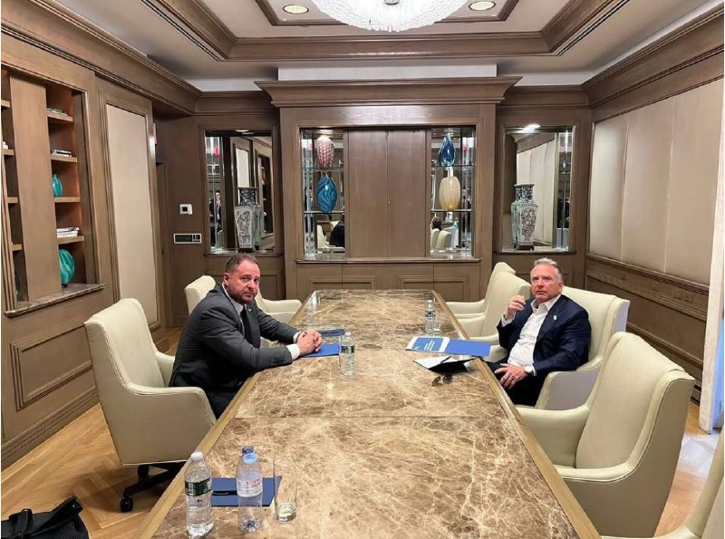 Глава Офиса президента Украины Андрей Ермак встретился со спецпредставителем Трампа Стивом Виткоффом