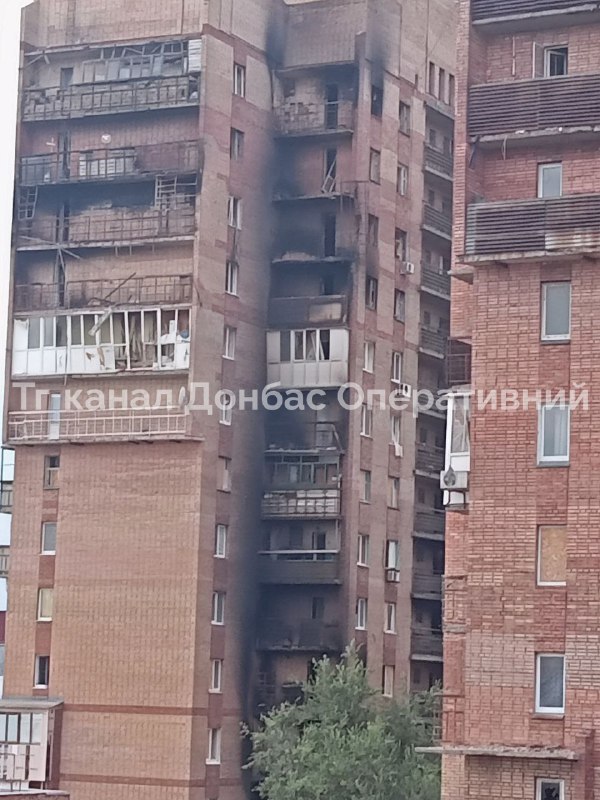 Schäden an einem Wohnhaus in Kostjantyniwka durch Beschuss