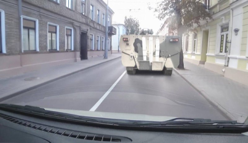 В Гродно замечен новый российский бронетранспортер БТР-22, а также новый тактический знак.