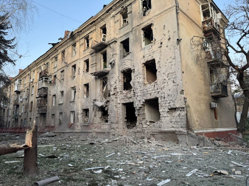 В результате удара российской авиации по Краматорску тремя планирующими авиабомбами ранены 9 человек