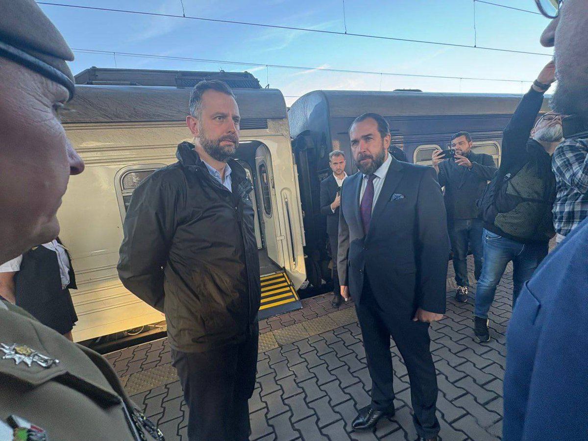 Polonya Savunma Bakanı Władysław Kosiniak-Kamysz, askeri iş birliği konusunda görüşmek üzere bir heyetle Kyiv'e geldi.