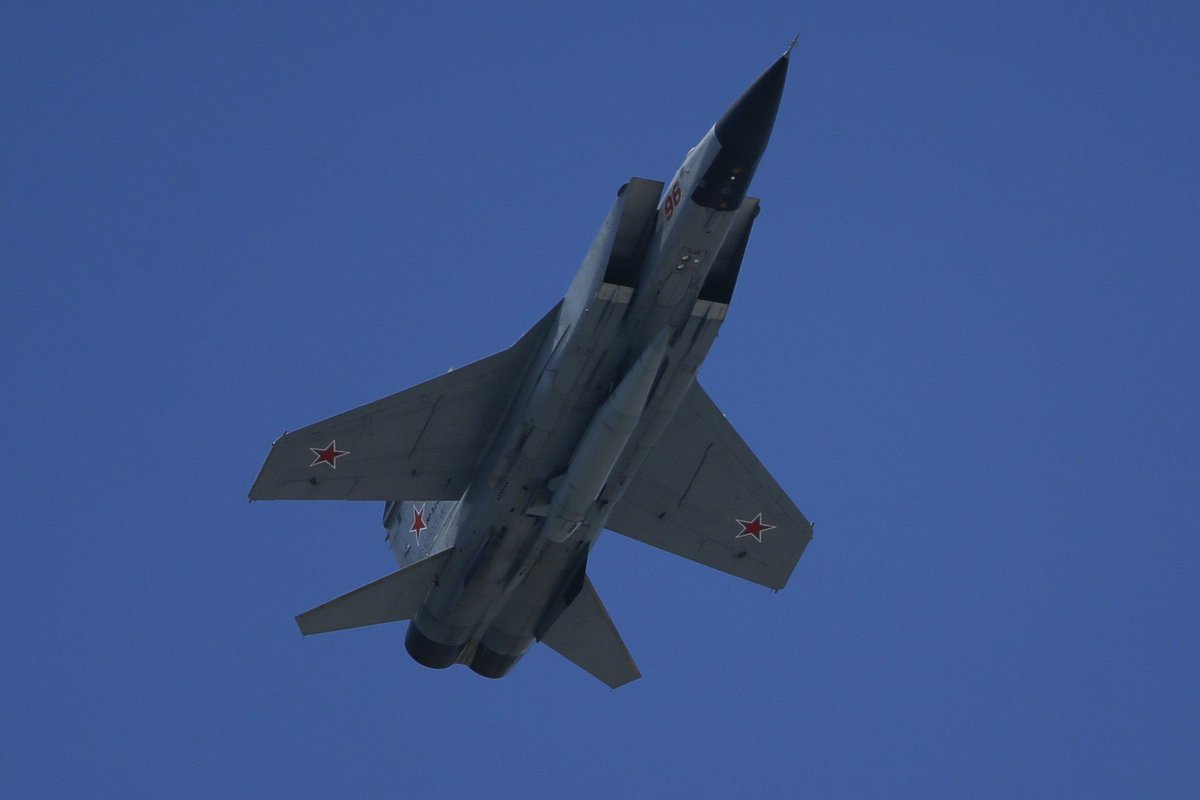 Estonia afirma que tres aviones rusos MiG-31 violaron su espacio aéreo. El ministro de Exteriores, Margus Tsahkna, lo calificó de provocación sin precedentes y convocó al enviado de Moscú para entregarle una nota de protesta.
