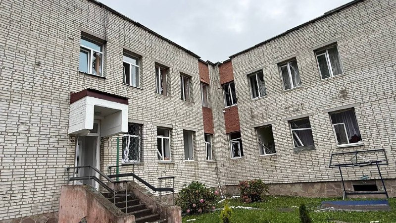 A school and a childreengarten damaged in Lviv