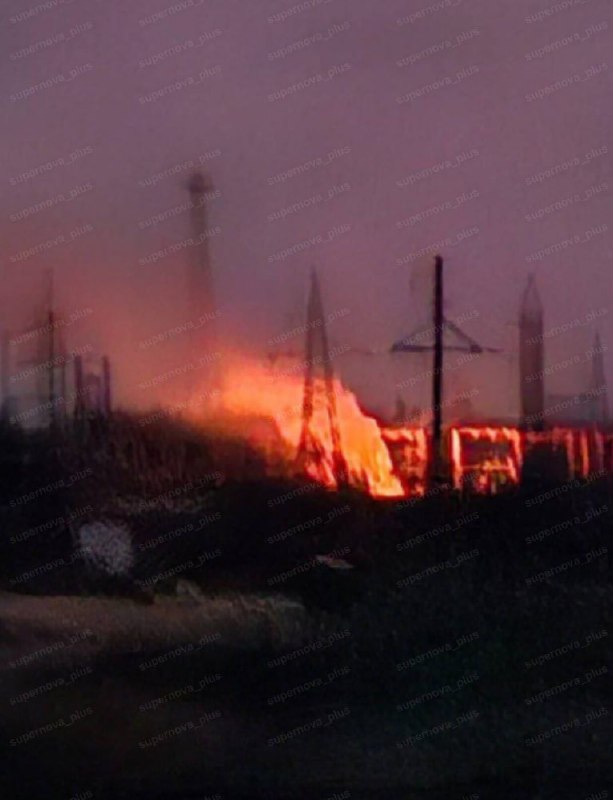 Беспилотники атаковали электроподстанцию в Рыльске Курской области