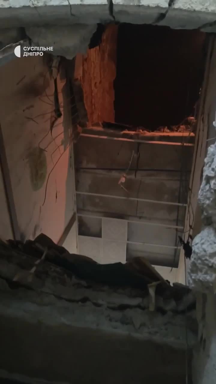Редакції Суспільного Дніпра та радіостанції Українське постраждали внаслідок ударів російських безпілотників у Дніпрі