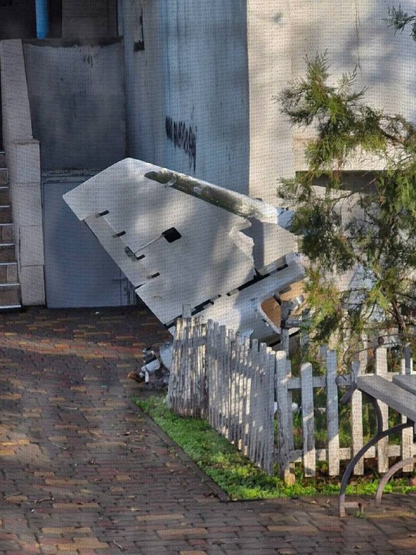 Дрон нанес удар по жилому дому в Южном