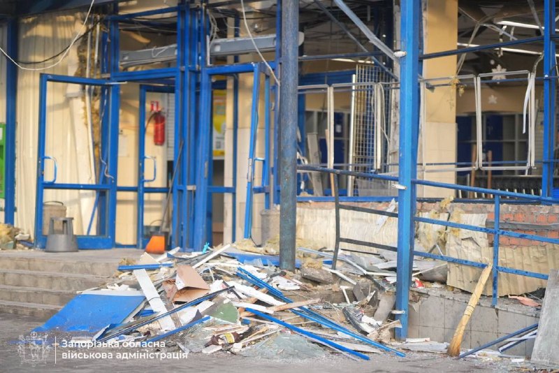 الأضرار في زابوريزهيا نتيجة غارة طائرة بدون طيار FPV