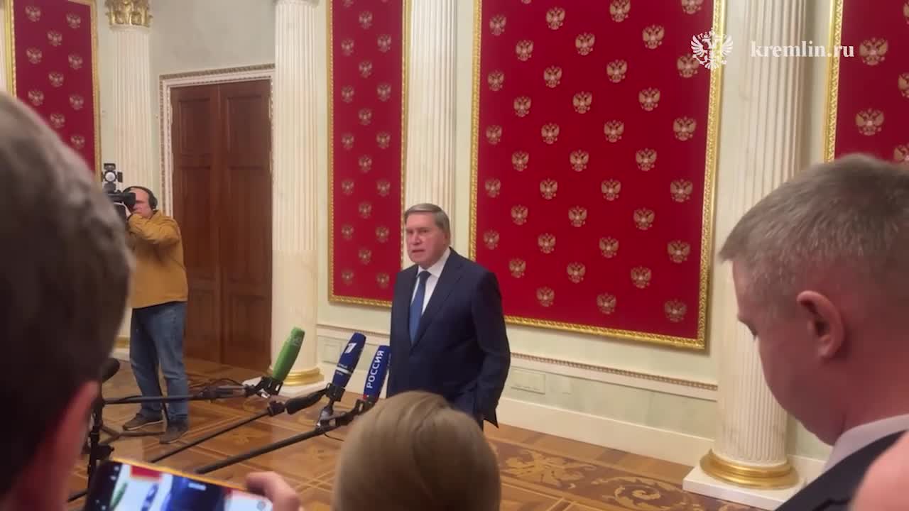 Предстоит еще большая работа, 1 Беседа Путина с Уиткоффом и Кушнером была полезной и конструктивной, заявил Ушаков. По его словам, Россия и США договорились, что не будут разглашать суть переговоров. Москва получила еще четыре документа помимо изначального плана Трампа по урегулированию в Украине из 28 пунктов. Встреча дала возможность обсудить пути дальнейшего урегулирования украинского кризиса. Обсуждалась суть плана США по урегулированию, а не конкретные предложения.