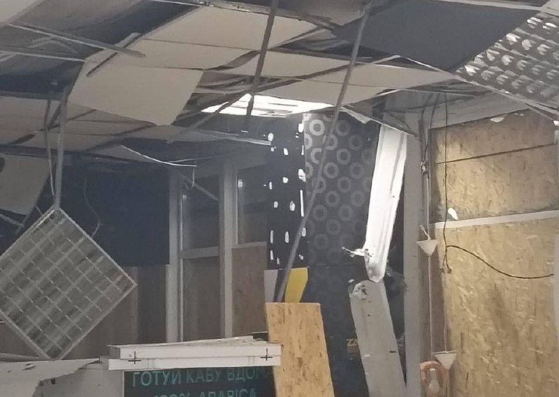 В Никопольском районе в результате артиллерийского обстрела и ударов беспилотников FPV пострадали 2 человека.