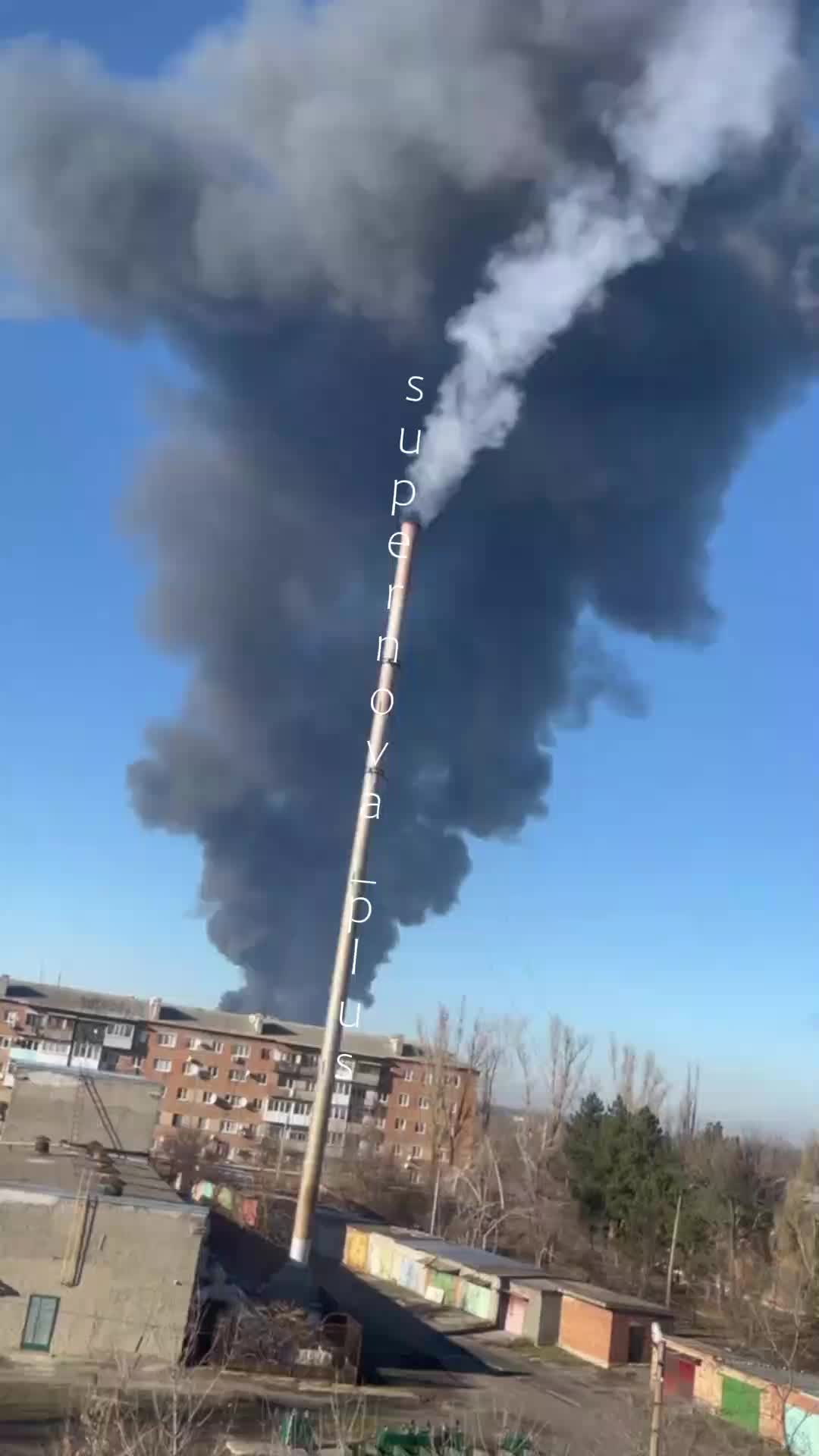 В Новошактинске зафиксировано 6 мощных взрывов.