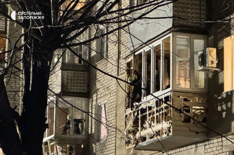 Внаслідок російських обстрілів у Запоріжжі сьогодні ввечері 5 людей отримали поранення