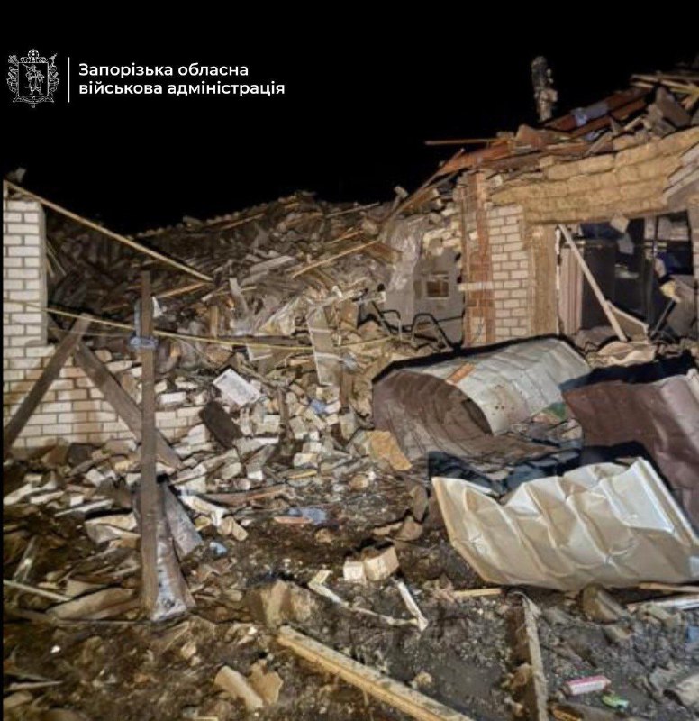 В результате авиаудара по селе Юливка Запорожской области один человек погиб, еще один ранен.