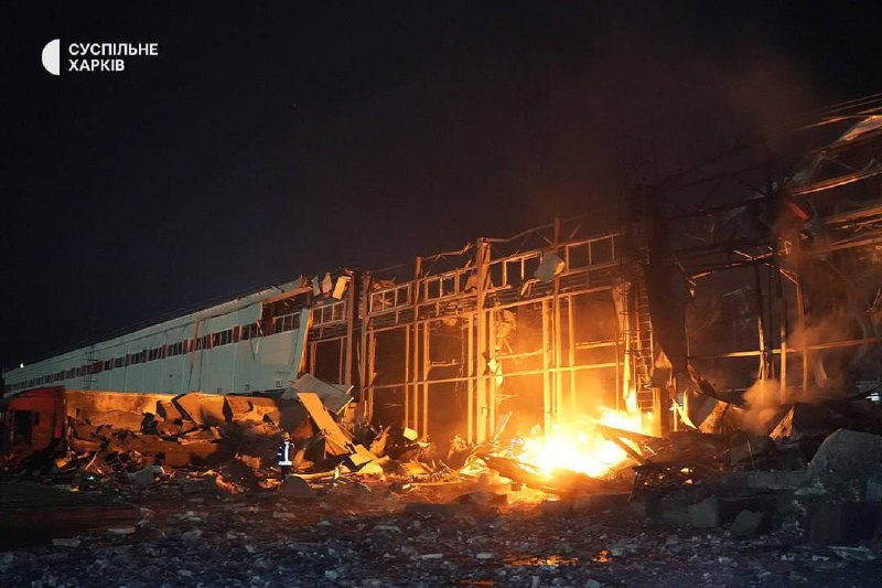 Cuatro personas murieron como resultado de un ataque con misiles rusos en una terminal postal cerca de Járkov.