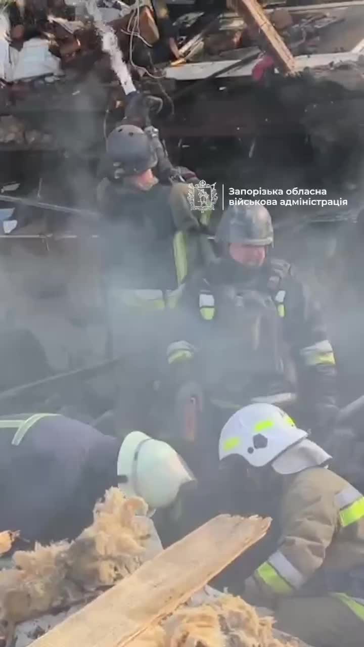 В результате российского обстрела в Запорожье погиб 1 человек, 3 ранены.