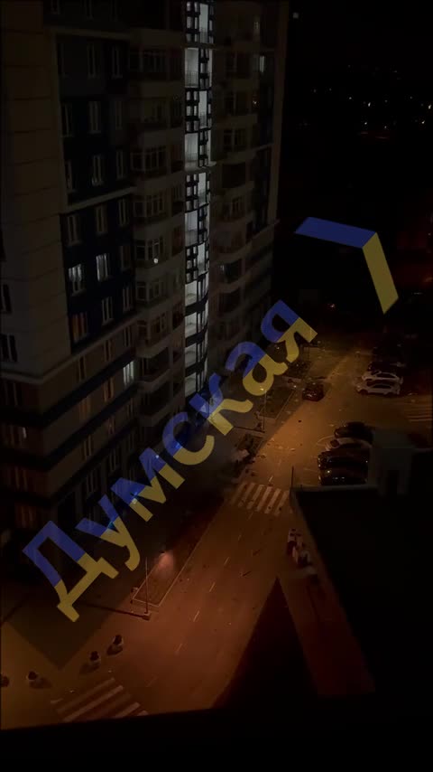 Odessa'da bir konut binasına insansız hava aracı isabet etti.