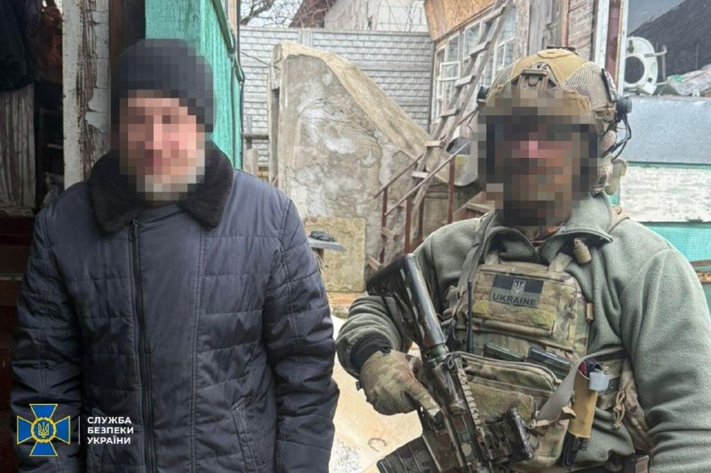 El Servicio de Seguridad de Ucrania frustró una serie de asesinatos de alto perfil presuntamente organizados por el GRU ruso, incluyendo complots contra Serhii Sternenko e Illia Bohdanov. Un sicario murió al resistirse al arresto y más de 10 miembros del grupo de inteligencia ruso fueron detenidos.