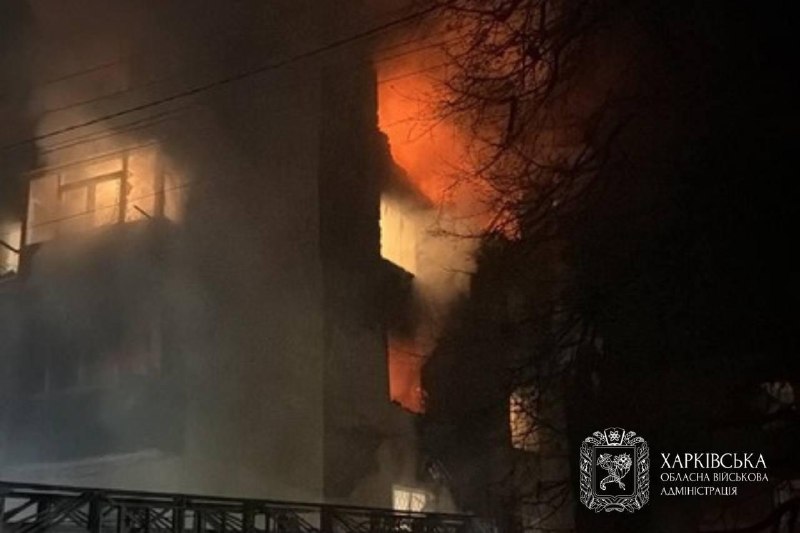 Беспилотник врезался в жилой дом в Чугуеве Харьковской области.