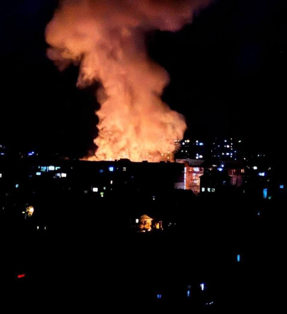 Сообщается об ударе беспилотника по жилому дому в Сумах.