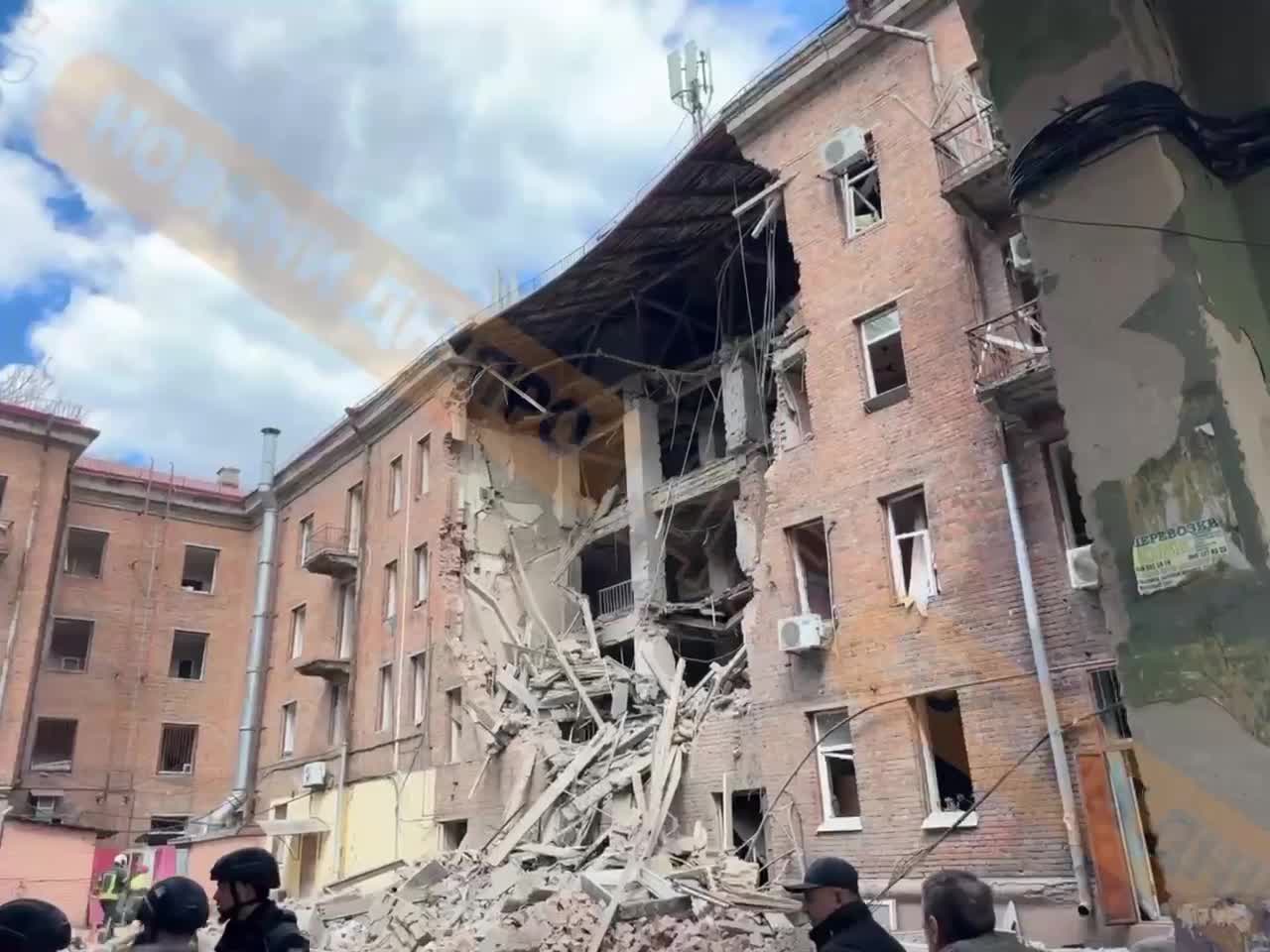 Одна людина загинула, щонайменше 7 отримали поранення внаслідок нової атаки безпілотника у Дніпрі