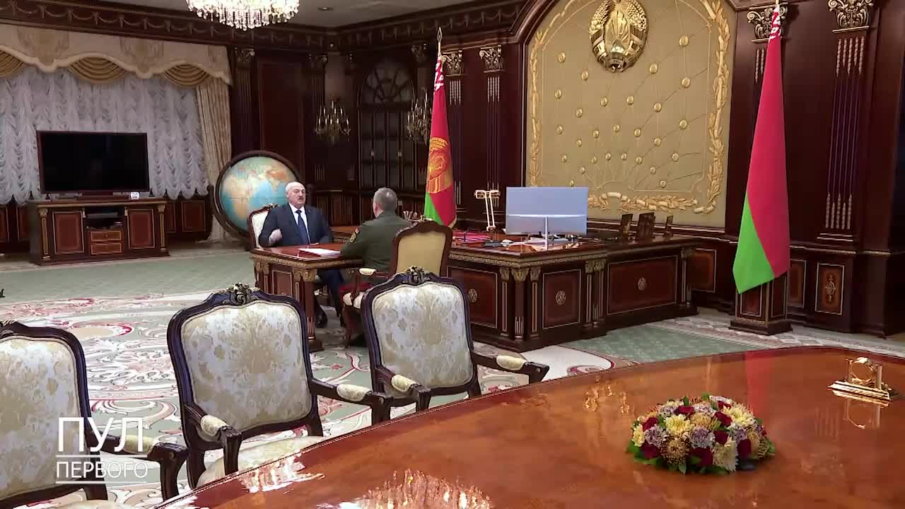 Білорусь готується до війни. Лукашенко заявив, що влада цілеспрямовано мобілізуватиме підрозділи та готуватиме їх до можливих військових дій.