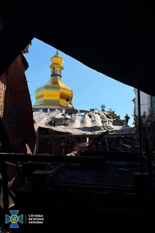 Kyiv-Pechersk Lavra'ya düzenlenen saldırı bölgesinde Rus yapımı Heran-2 Shahed tipi insansız hava aracının enkazı bulundu.