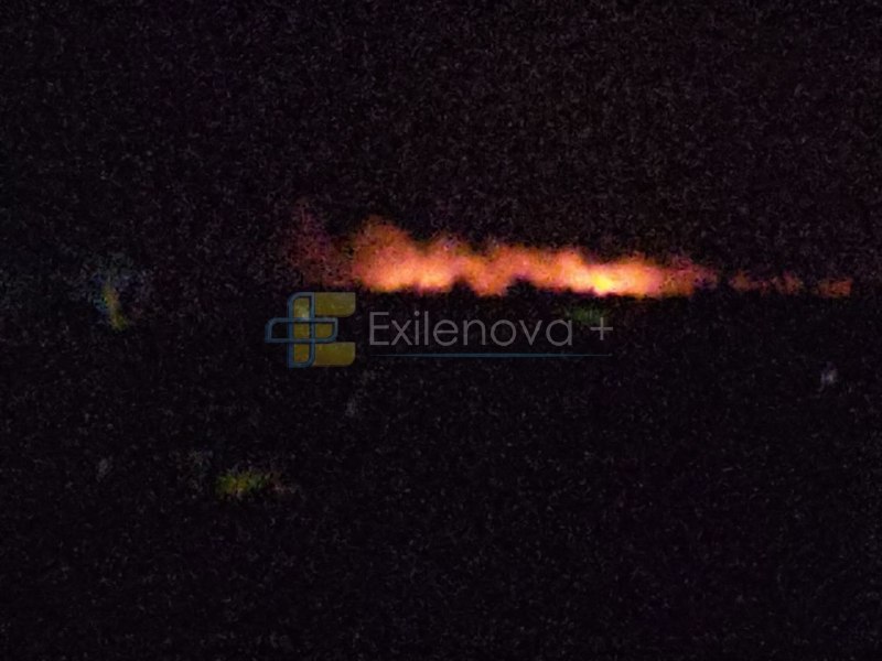 Сообщается о взрывах и пожаре на Арабатской косе в Херсонской области.