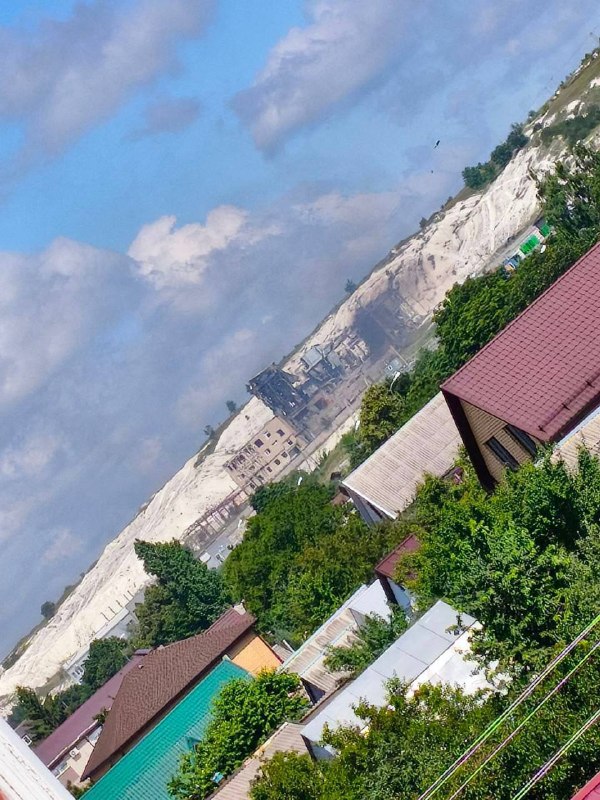 Belgorod bölgesindeki Alexeyevka'da bulunan bir işletmeye füze saldırısı düzenlendiği bildirildi.