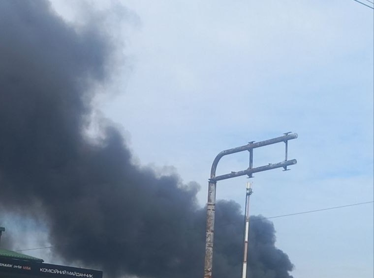Пожары в Запорожье в результате российских бомбардировок