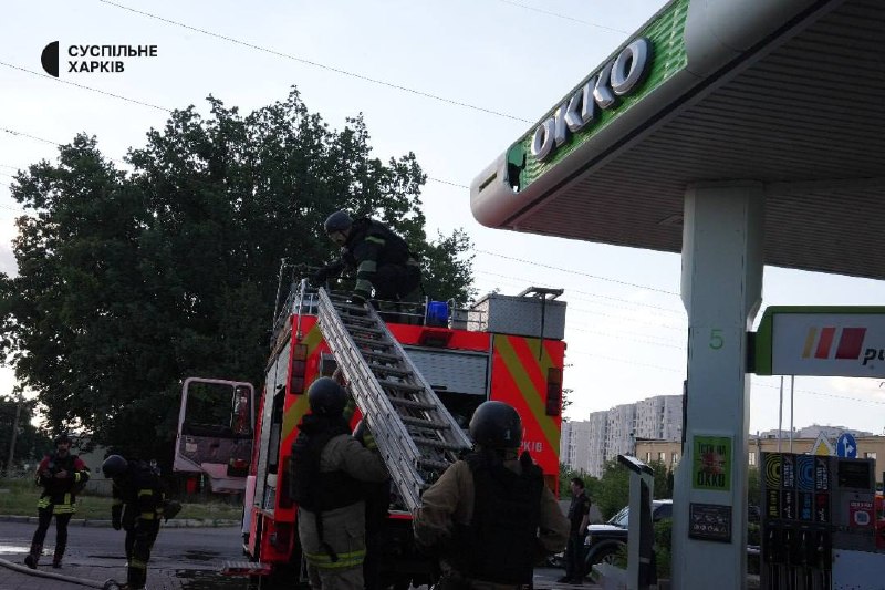 Дрони завдали удару по заправці в Шевченківському районі Харкова