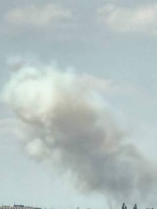 В городе Днепре произошел взрыв в результате удара баллистического ракетного орудия.