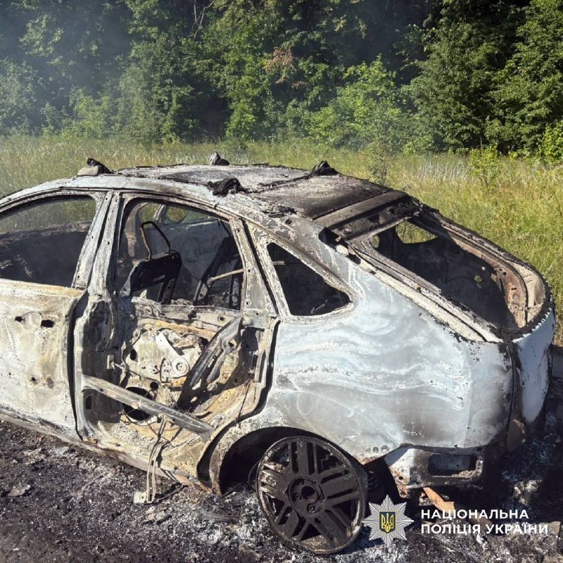 В результате удара беспилотника FPV по легковому автомобилю в районе Старый Салтив Чугуевского района ранены 3 человека.