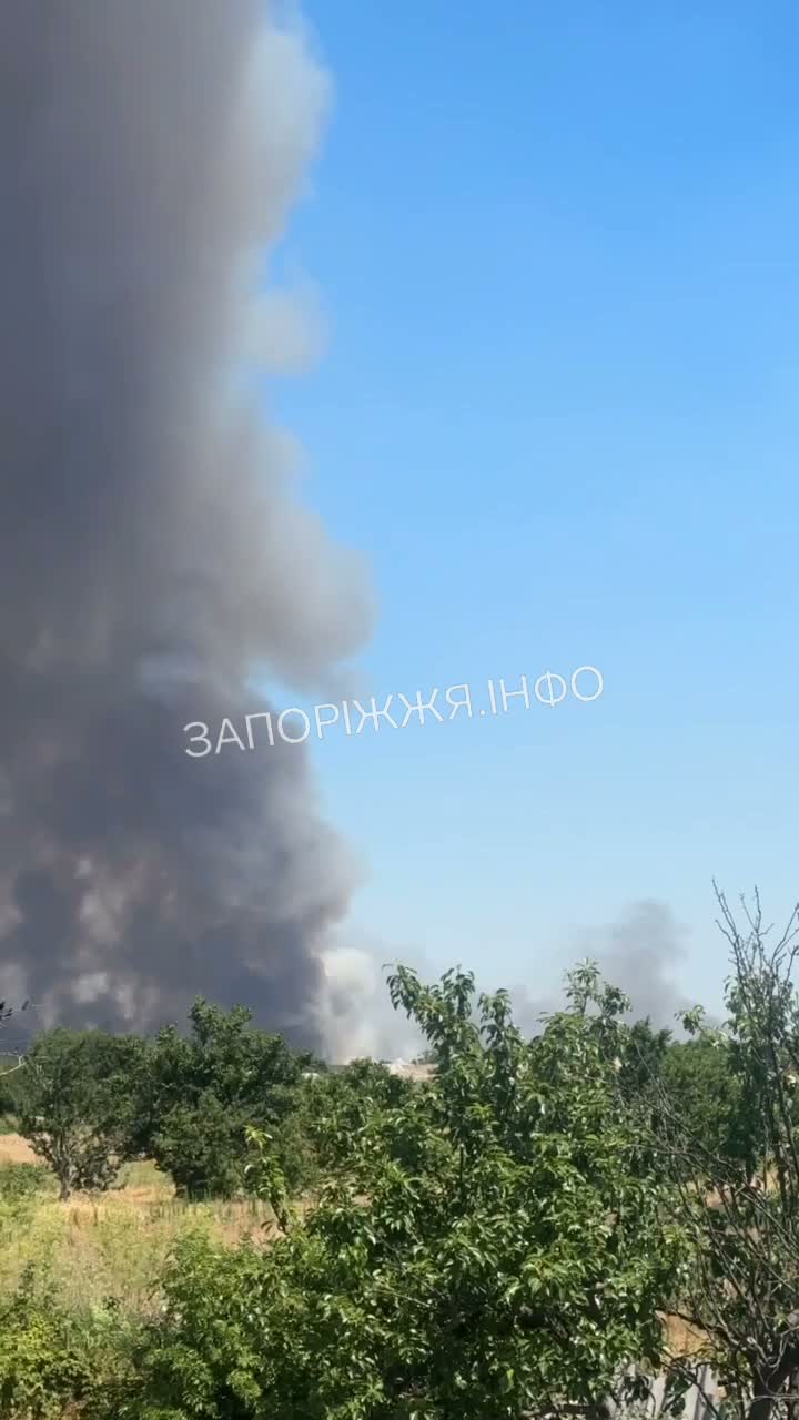 Пожежа в Біленке внаслідок російських ударів