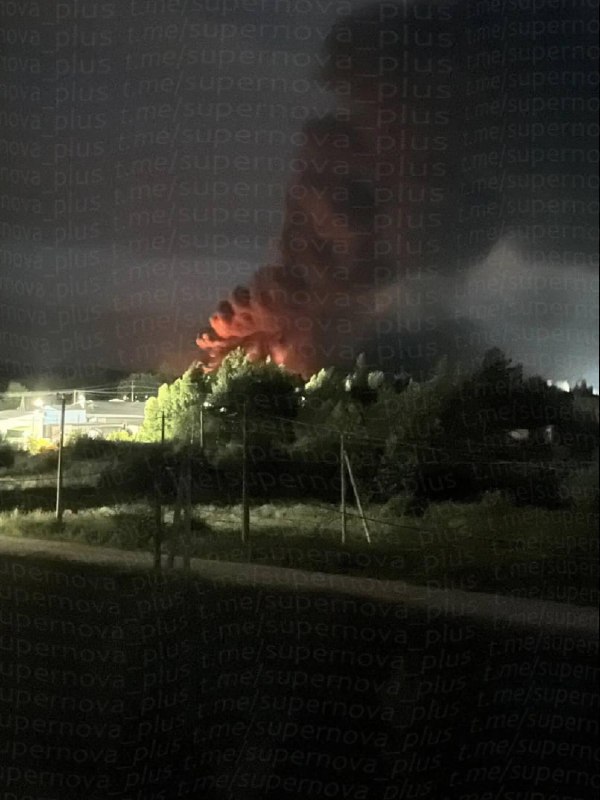 Kaluga bölgesindeki Tovarkovo yakınlarındaki Perviy Zavod petrol rafinerisi, insansız hava aracı saldırısının hedefi oldu.