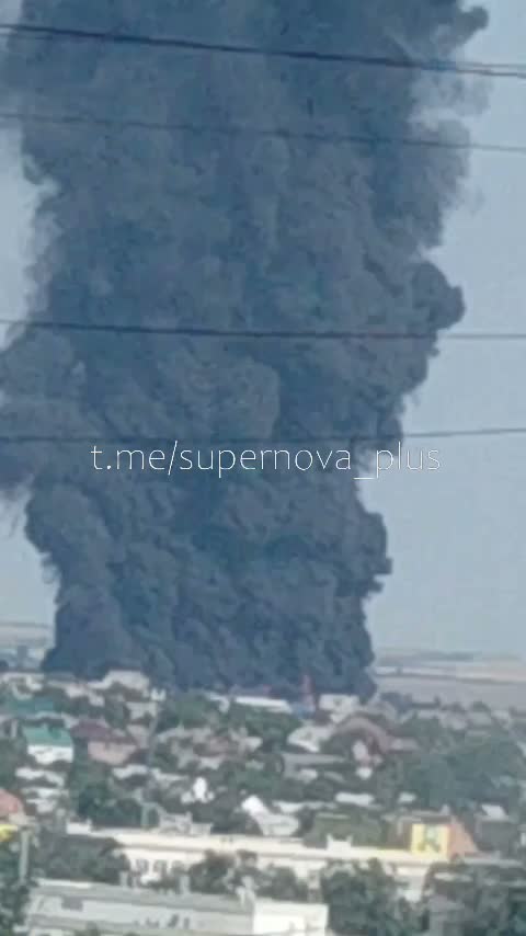 Mariupol'de büyük yangın