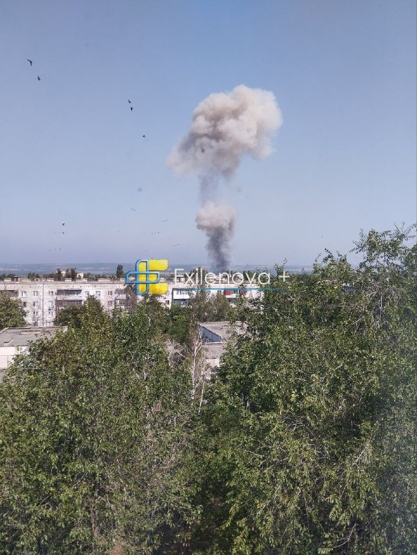 Luhansk bölgesinin işgal altındaki kesiminde patlamalar meydana geldiği ve füze saldırısı ihtimalinin bulunduğu bildirildi.