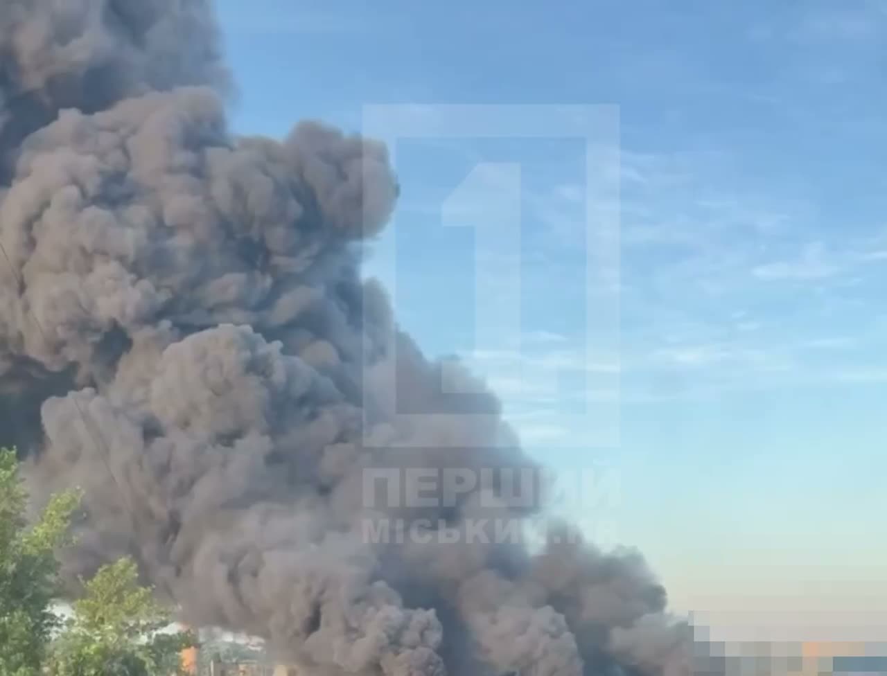 У Кривому Розі здіймається дим після вибухів