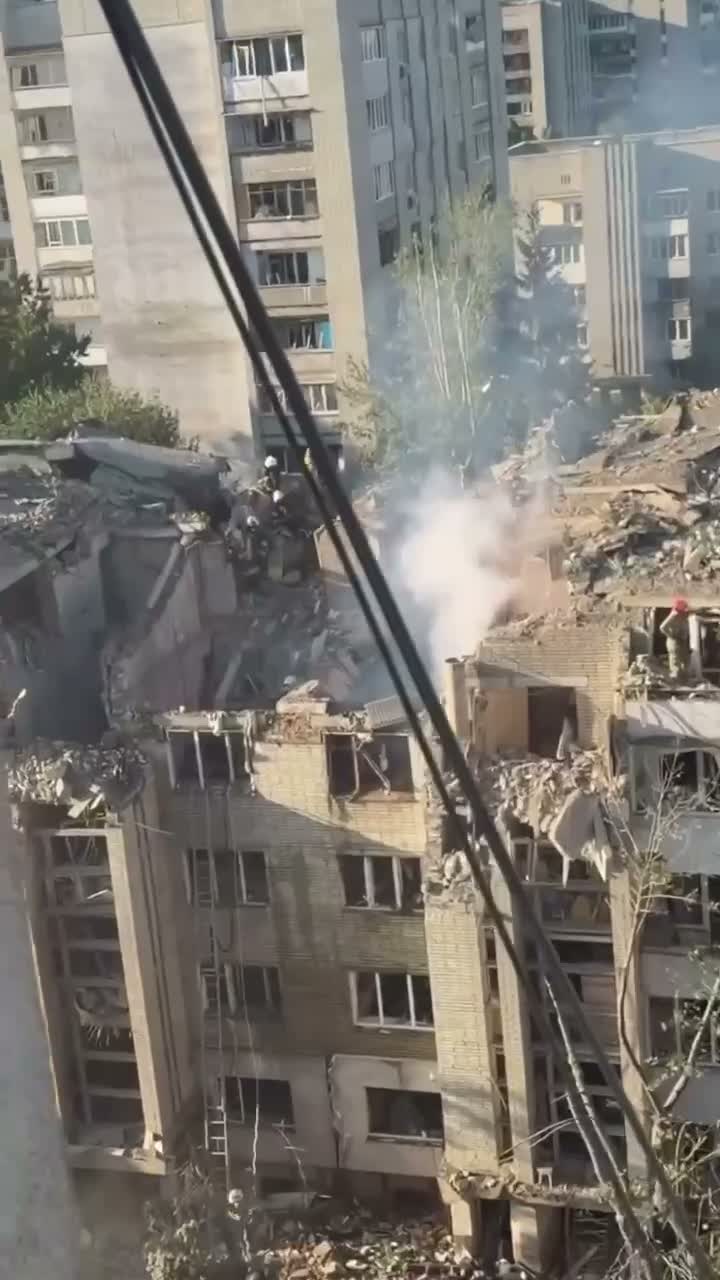 Щонайменше 31 людина поранена внаслідок російського ракетного обстрілу житлового будинку у Львові