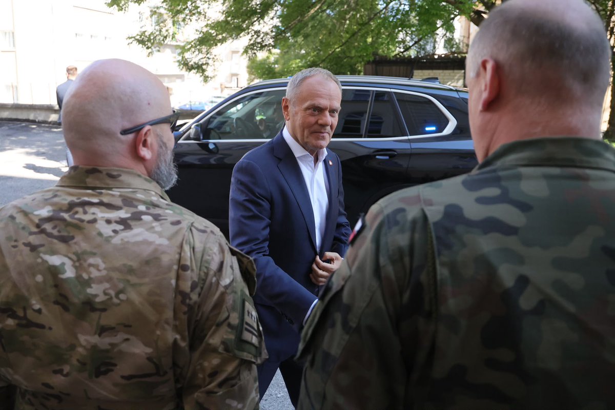 Прем'єр-міністр donaldtusk у Любліні. За мить, зустріч координаційної групи