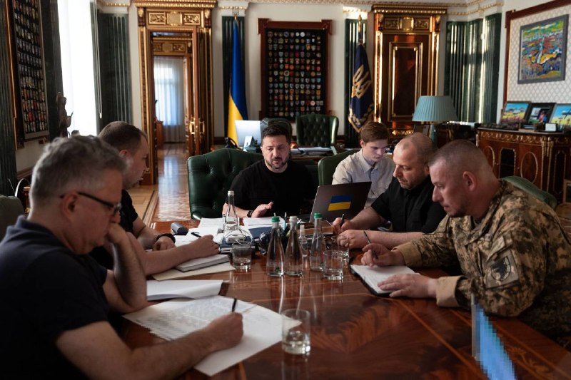 Zelensky: Spoke with UAE President Muhammad bin Zayed Al Nahyan. Grateful for full understanding of the situation and support for efforts for peace and greater security. We just talked about how the Emirates can help us in Europe, in particular in the Black Sea region. This concerns food security, maritime security, and increasing opportunities to protect lives. We also talked about bilateral projects in various areas