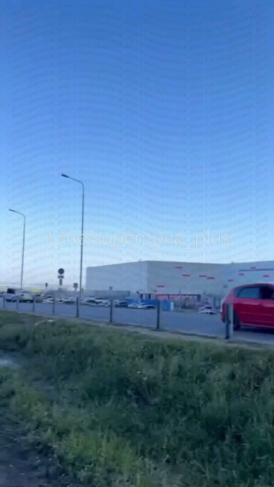 Samara bölgesindeki Novosemeykino'da bulunan depolarda yangın çıktı.