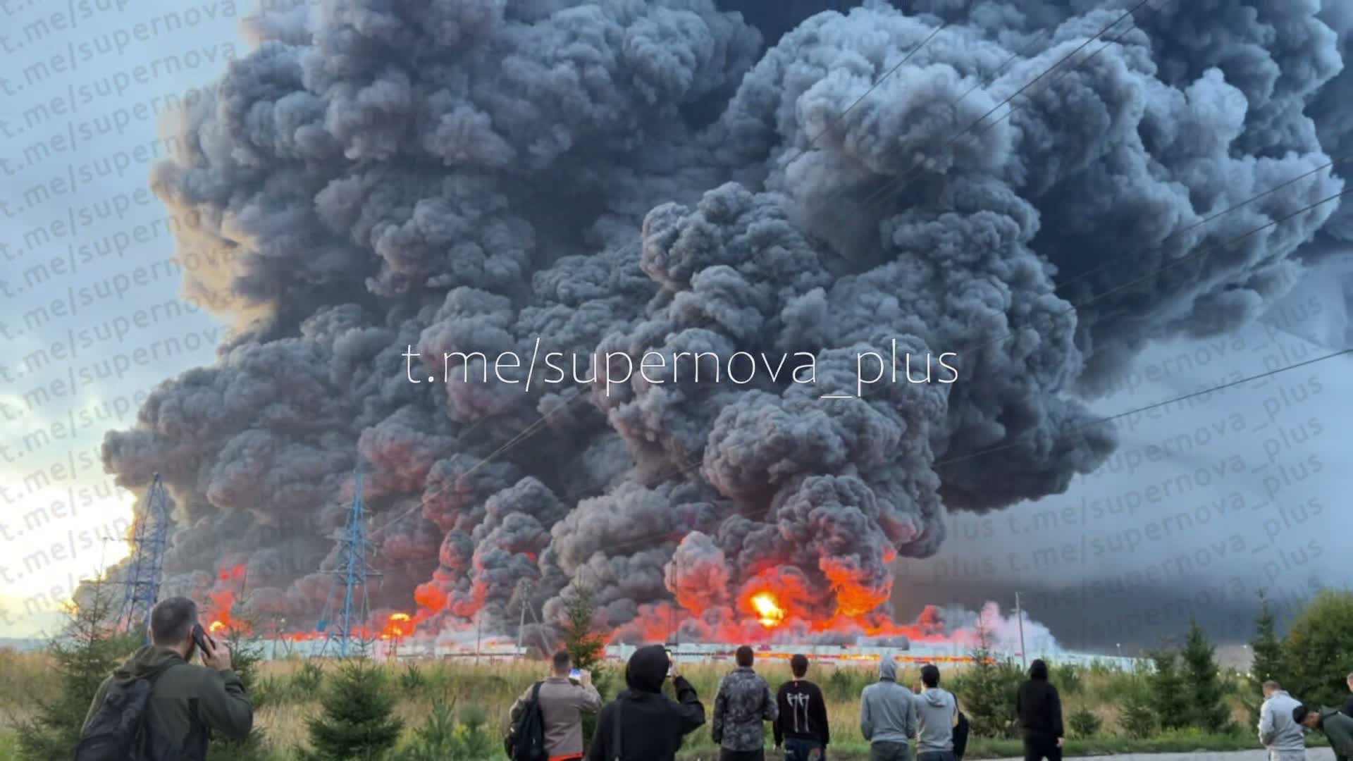 Large fire at the warehouses in Koledino, Moscow region