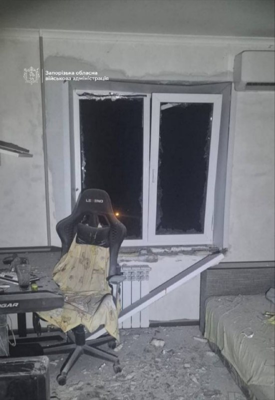 Внаслідок атаки безпілотника по житловому будинку в Запоріжжі постраждали двоє людей