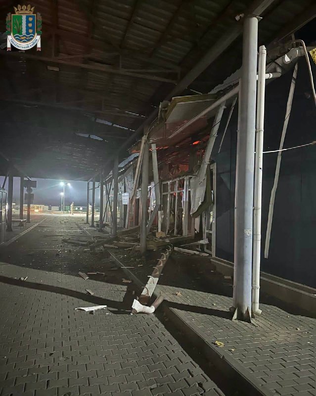 Rusya, Romanya sınırındaki Orlivka uluslararası sınır kapısına insansız hava araçlarıyla saldırdı. Sınır kapısından insan ve ulaşım geçişi geçici olarak durduruldu.