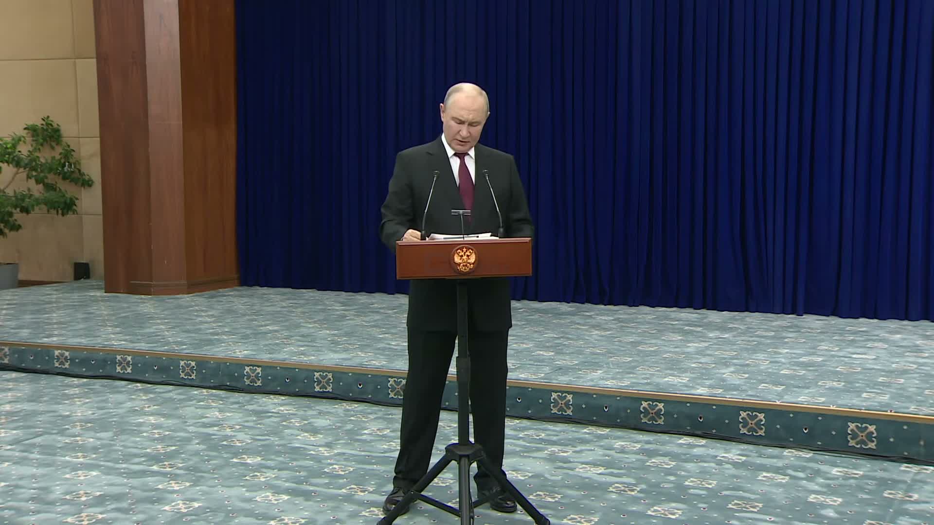 Putin, Rus Silahlı Kuvvetlerine Ukrayna enerji tesislerine yönelik saldırılar hazırlama ve başlatma talimatı verildiğini belirtti.